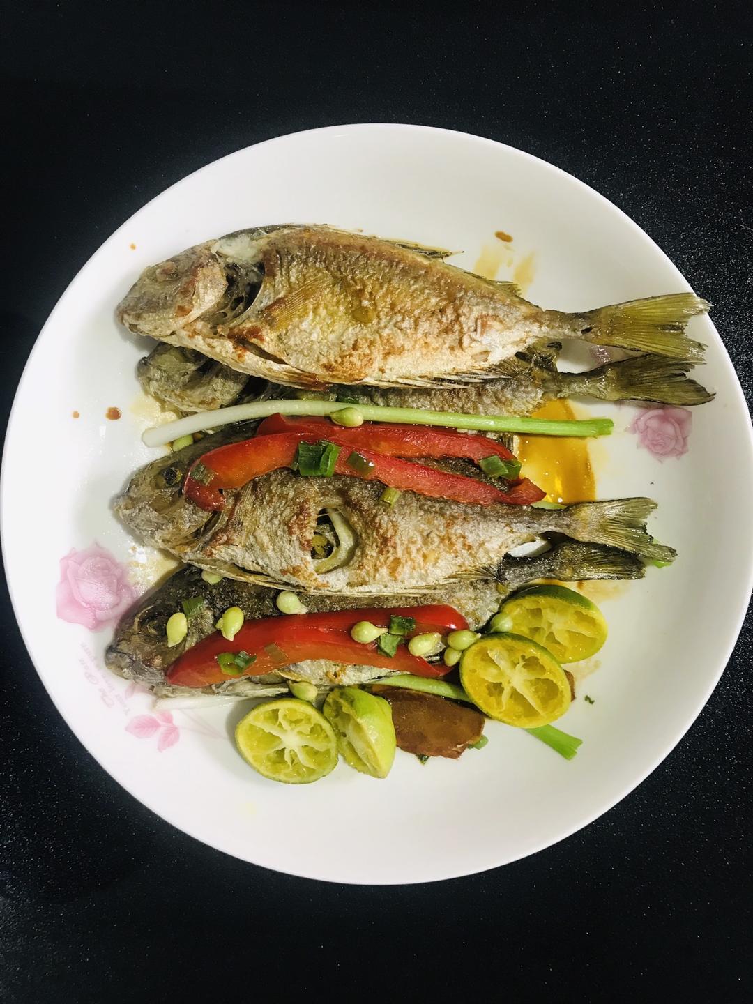 浇橘子鱼的做法