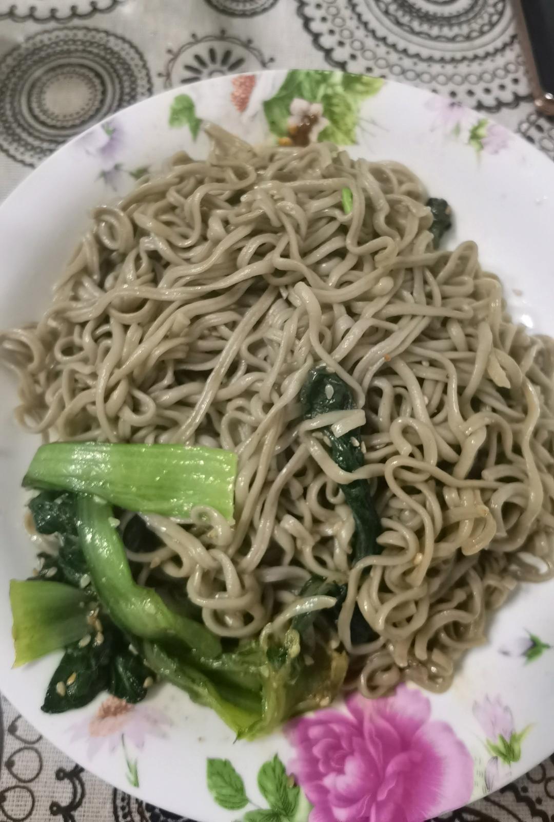 不能更简单了的沙茶酱拌面