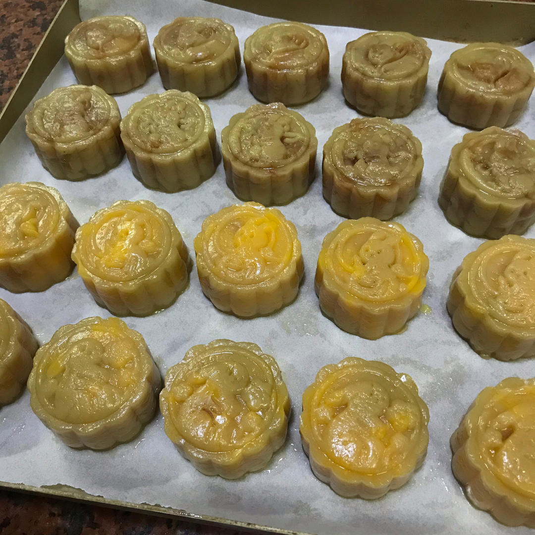 广式月饼——蛋黄莲蓉月饼