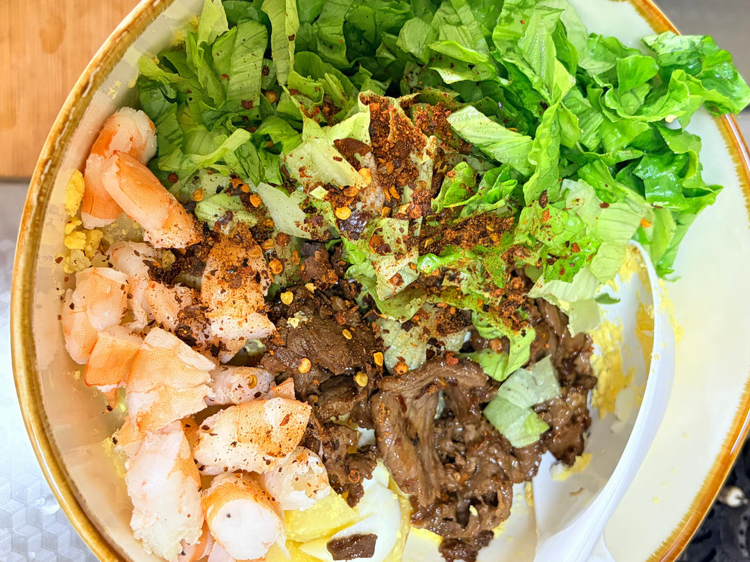 牛肉大虾杂蔬拌，非常适合减肥人吃！