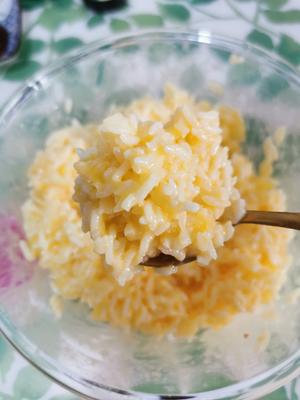 黄金什锦炒饭，颗颗松散粒粒金黄的做法 步骤4