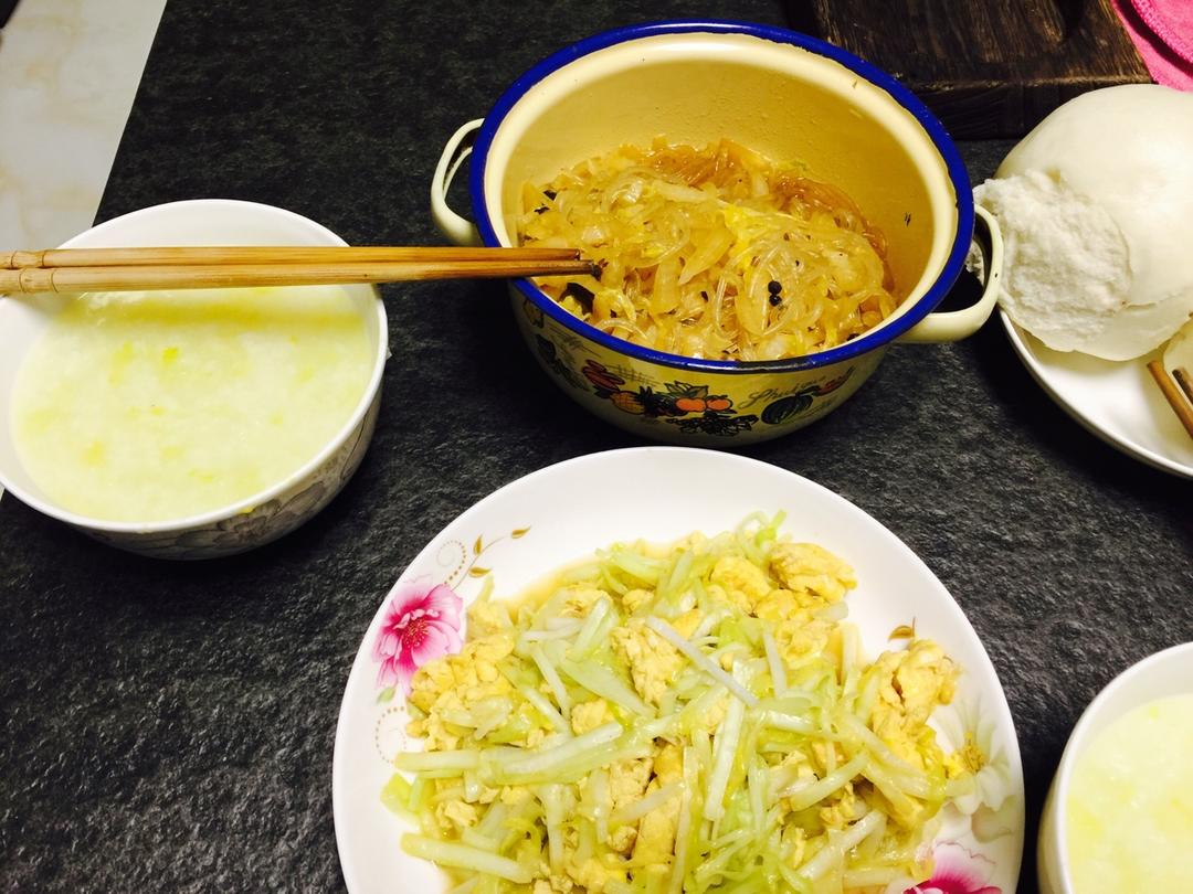 老丁的私房菜－韭黄炒鸡蛋