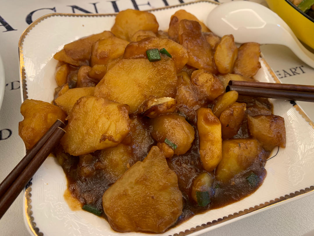 🔥巨下饭，软糯入味！比肉还好吃的红烧土豆