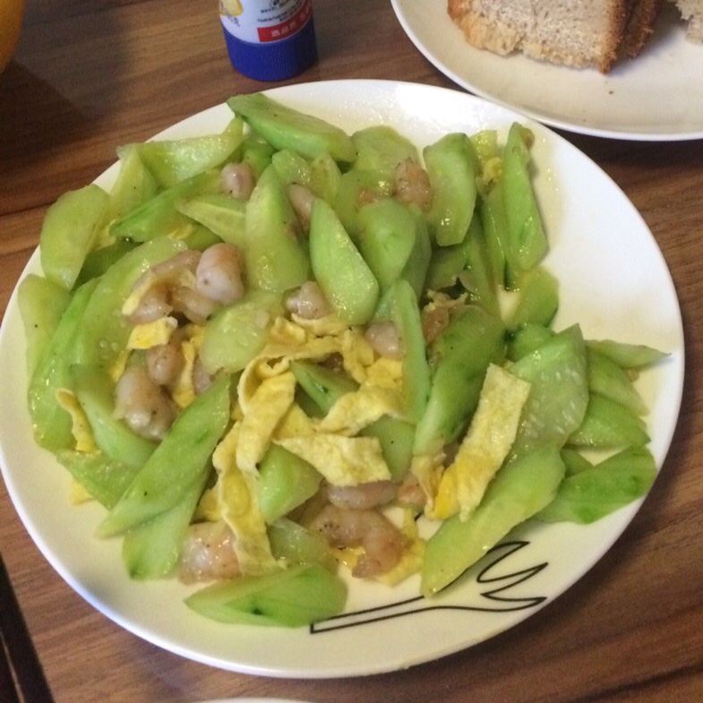 鸡蛋青瓜炒虾仁