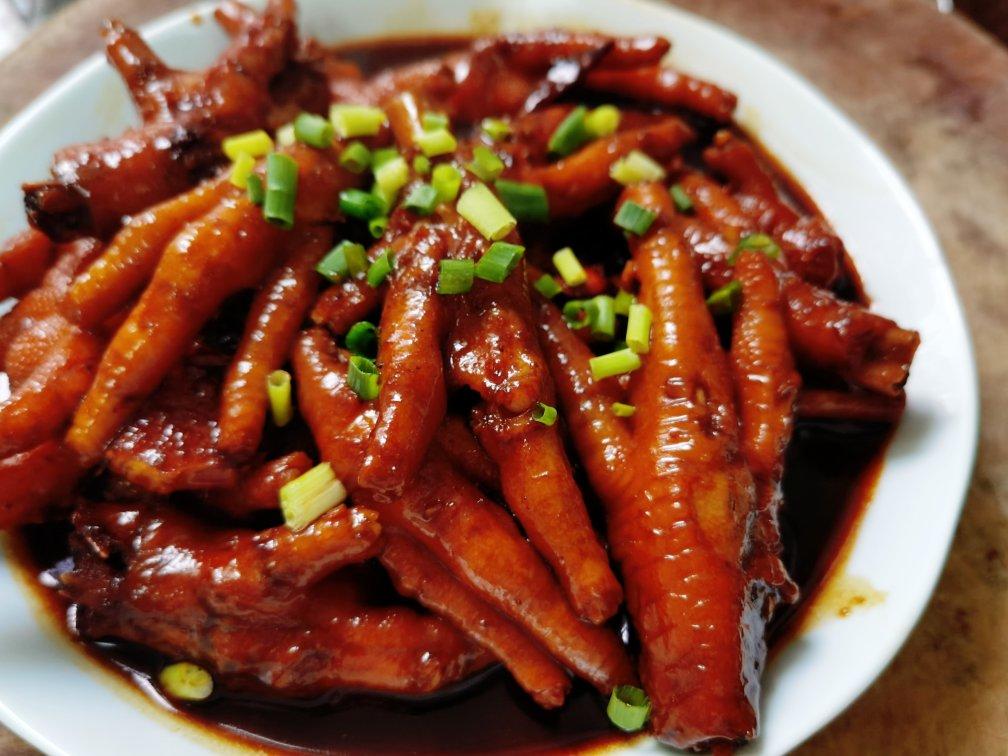 不舍得吐骨头的软糯鲜香红烧鸡爪