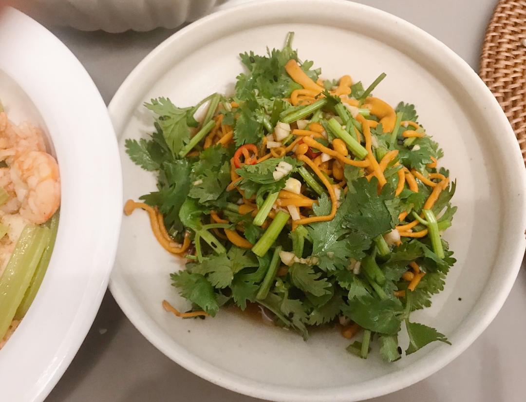 清脆滑爽的凉拌虫草花（用料十足）自制辣椒油
