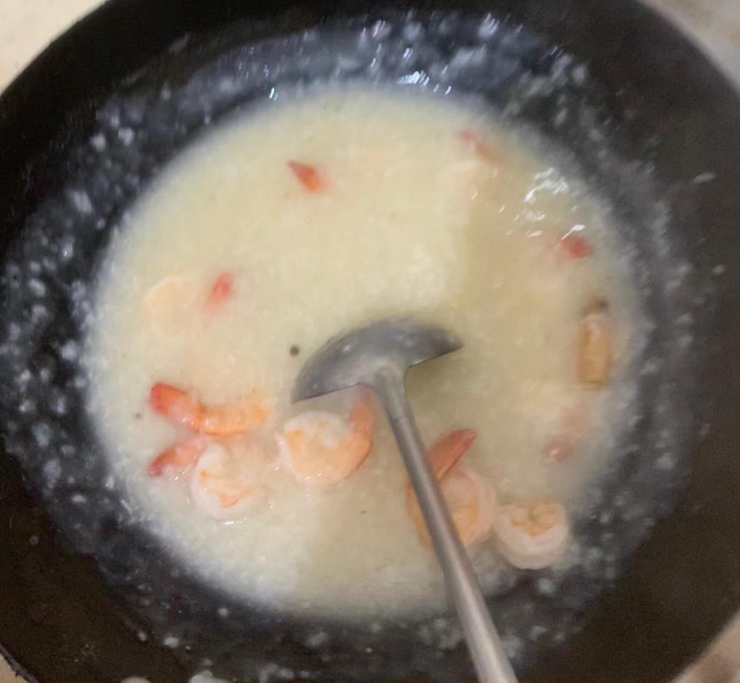 电饭锅鲜虾粥