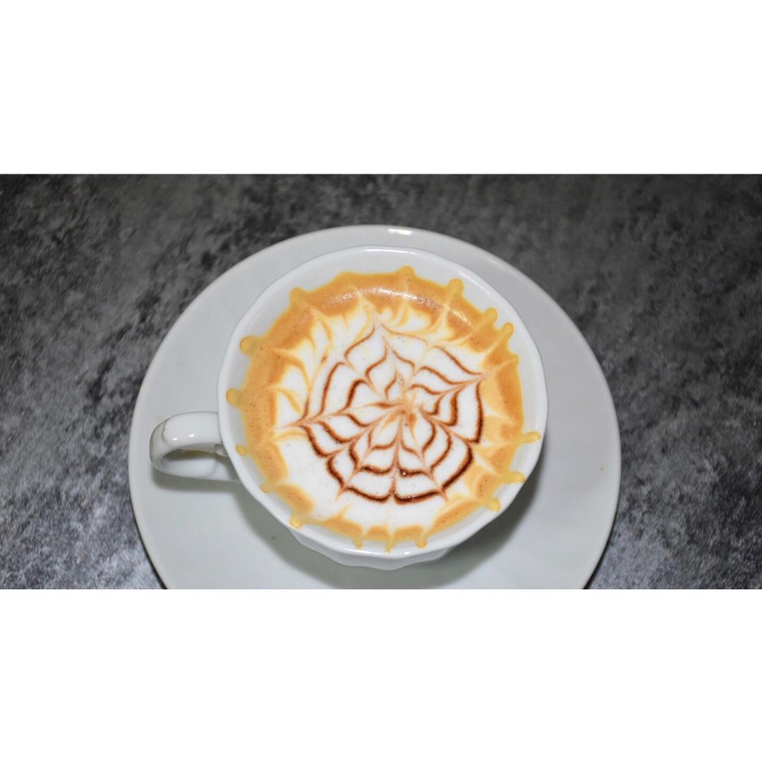 每天一杯咖啡☕️（咖啡雕花练习）