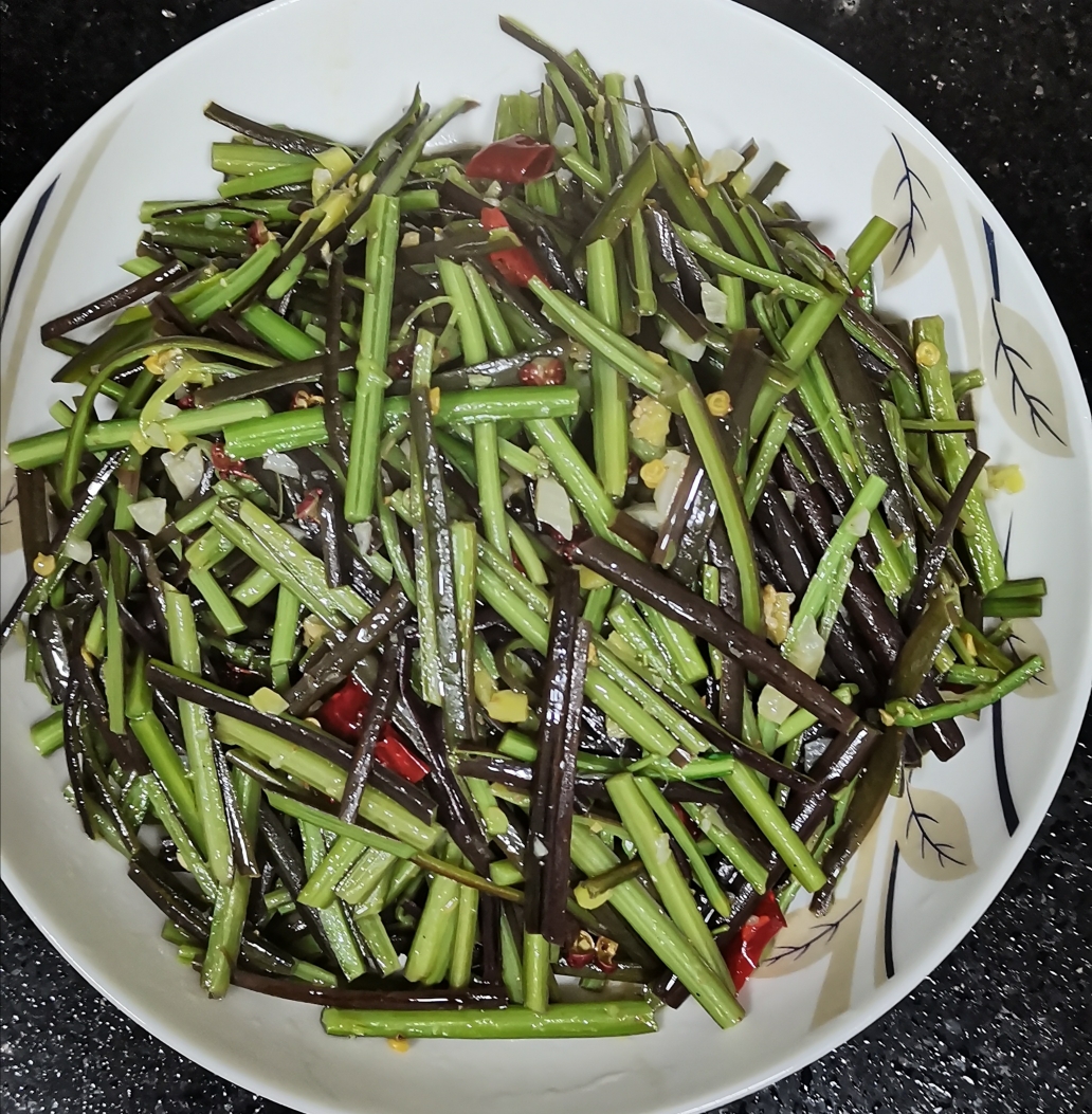 炝炒野蕨菜的做法