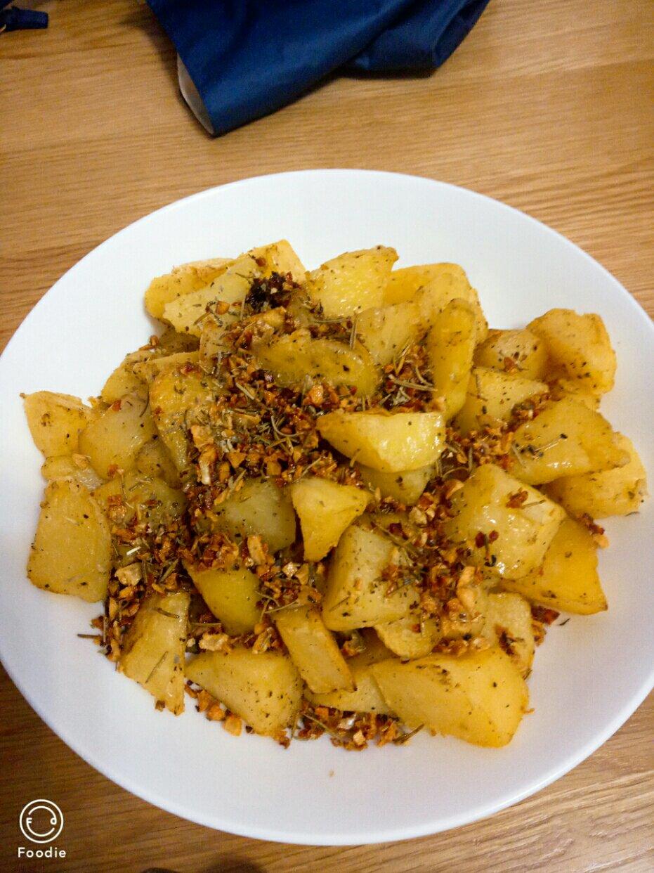 迷迭香烤土豆块 Rosemary Roasted Potatos