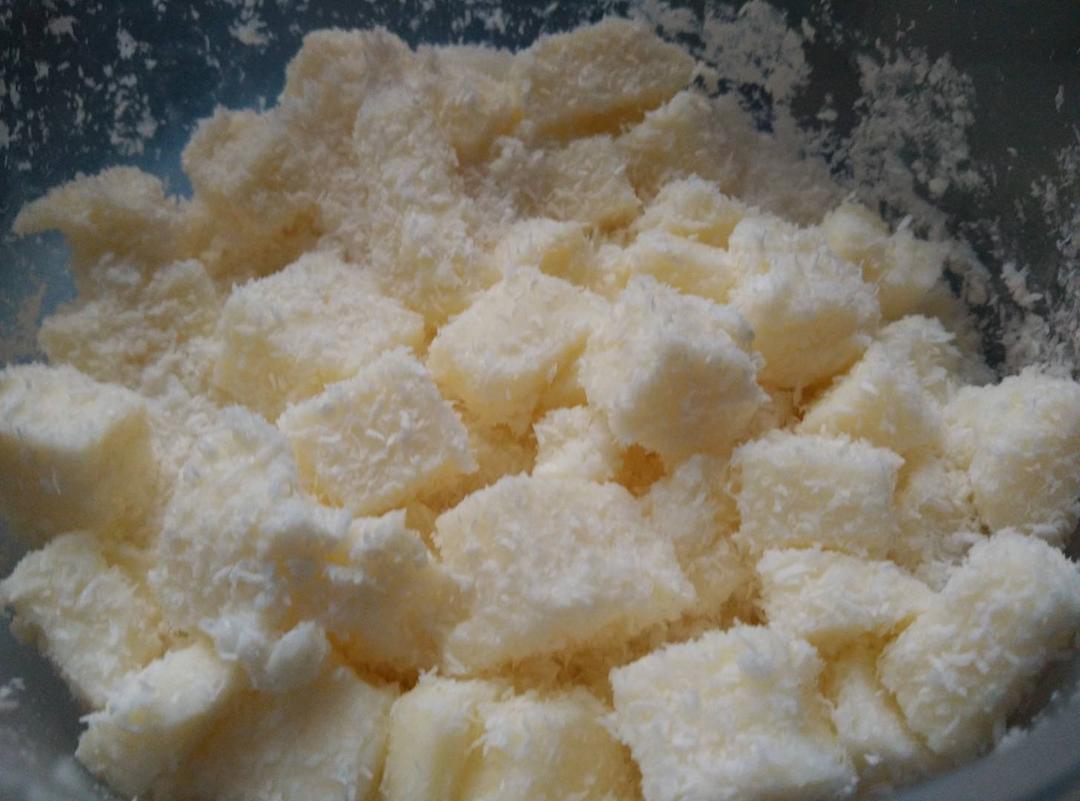 完胜85度C牛奶椰丝小方