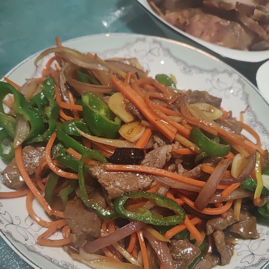 老少皆宜的一道“青椒洋葱爆炒牛肉”