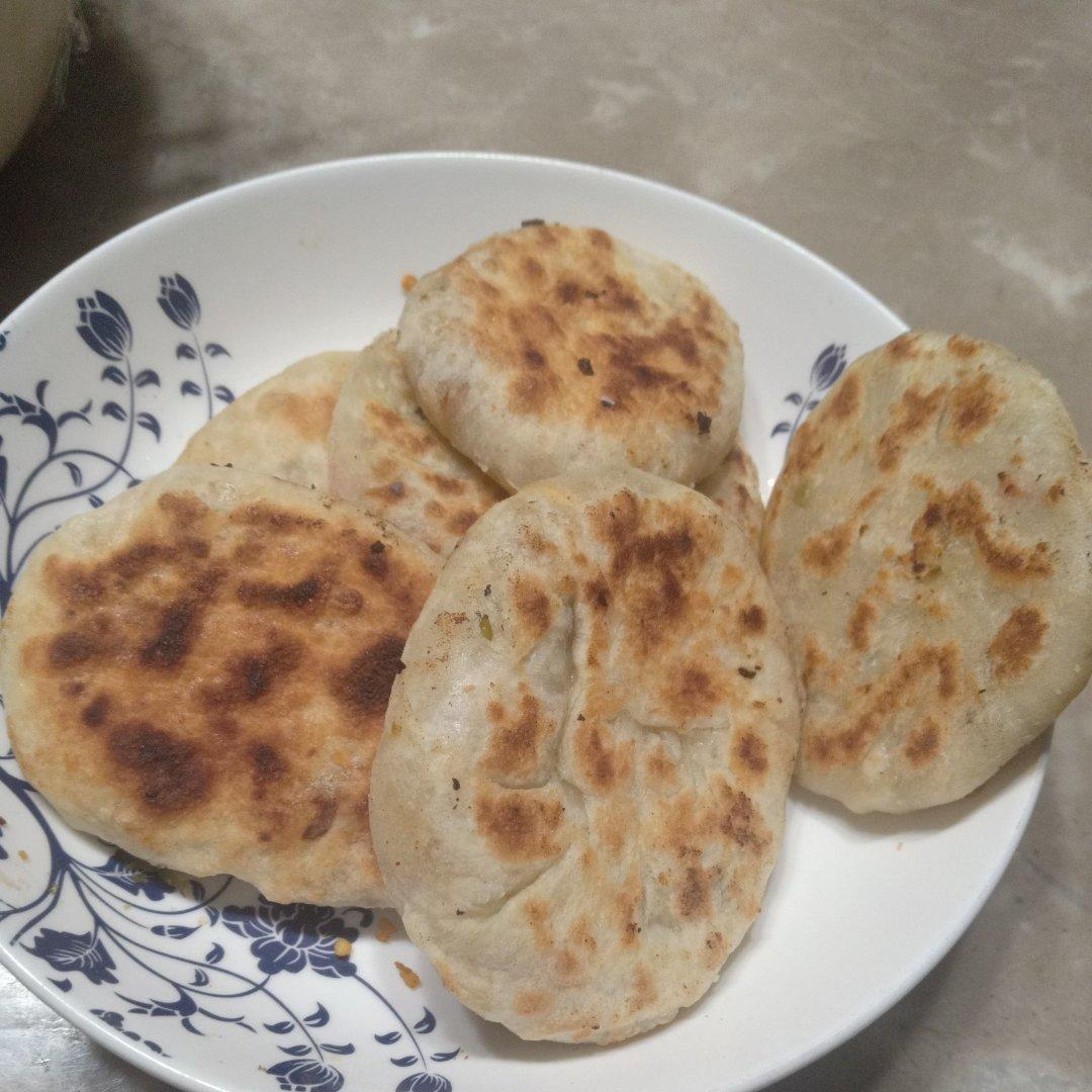 会连续吃八个的萝卜馅饼