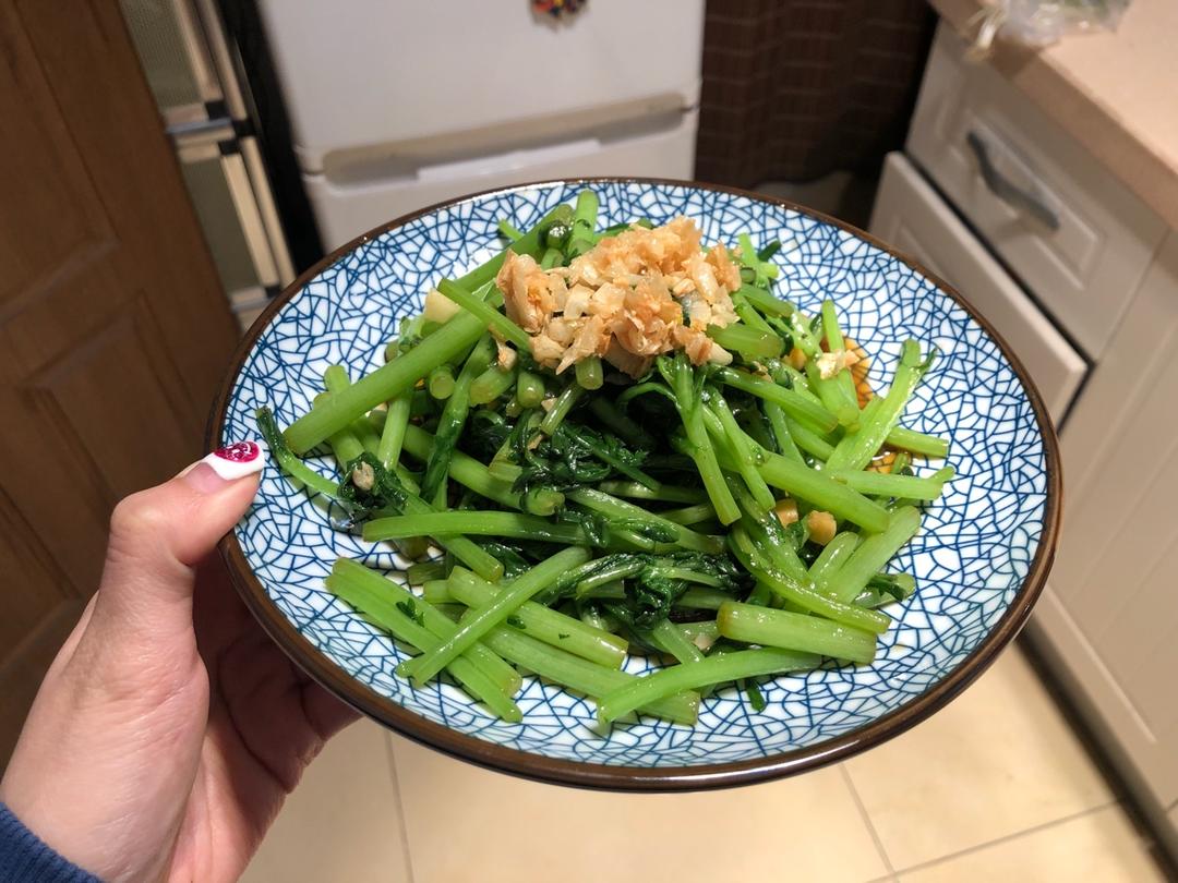 黄金蒜蓉蒿子杆