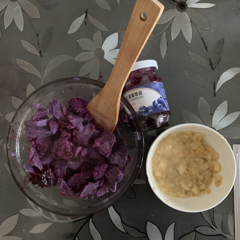 🍠糯香紫薯饼（无油）的做法 步骤1