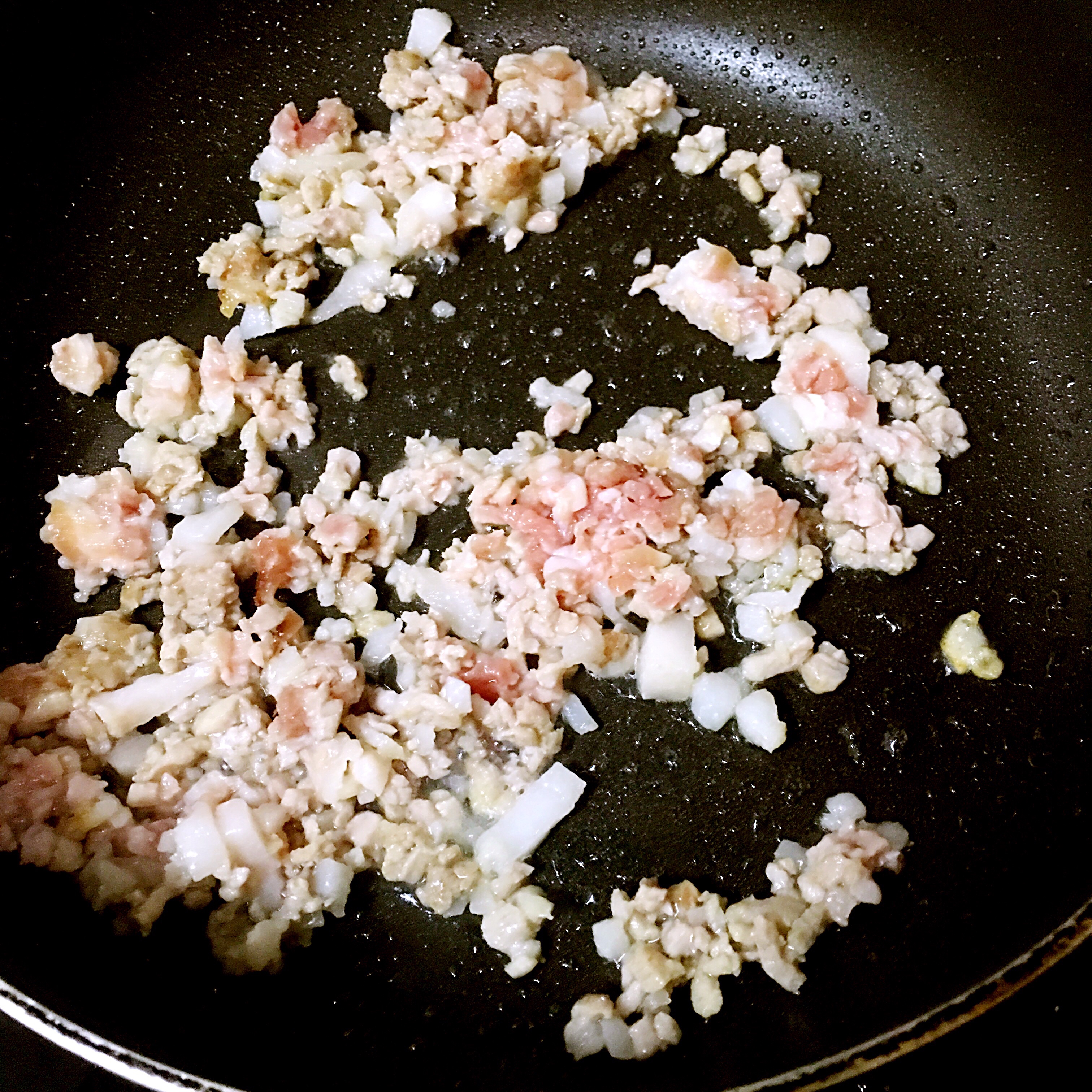 小清新与重口味并存---孜然肉末金针菇的做法 步骤1