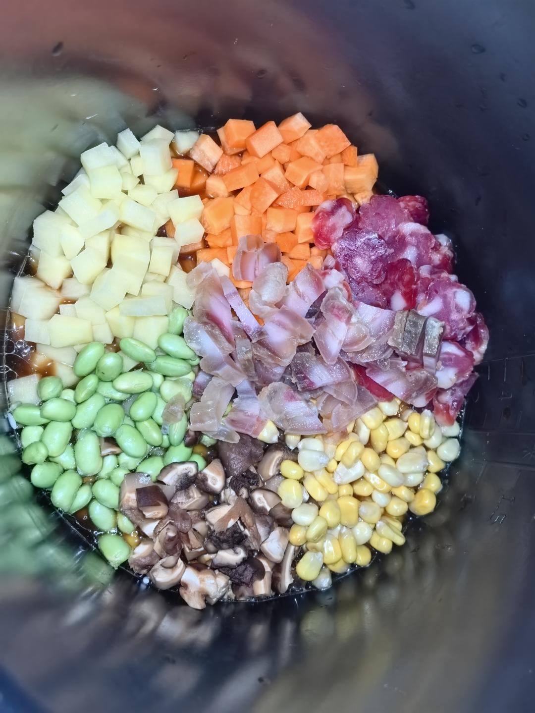 懒人必备～电饭煲腊肠焖饭