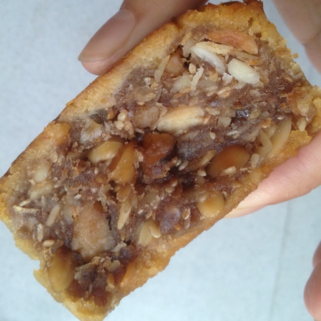 广式月饼—蛋黄莲蓉月饼
