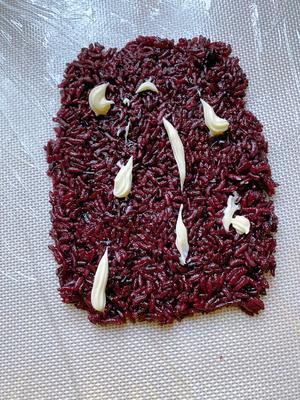 紫米饭团，一铺一卷，搞定的做法 步骤3