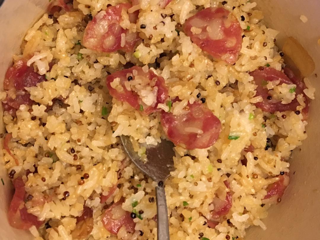 正宗广式腊味煲仔饭