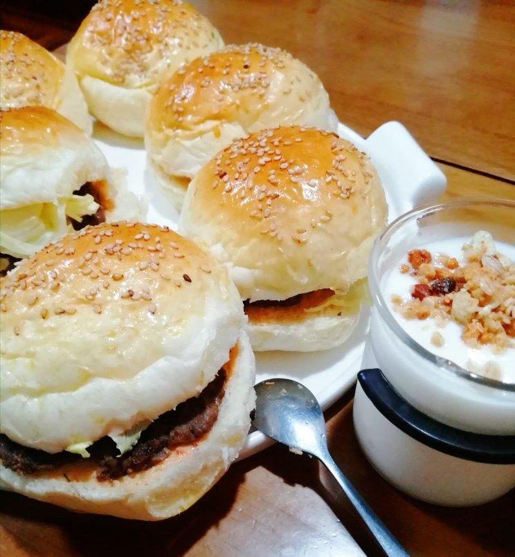 汉堡胚面包餐包（视频夏季轻松快速手揉手套膜方法）