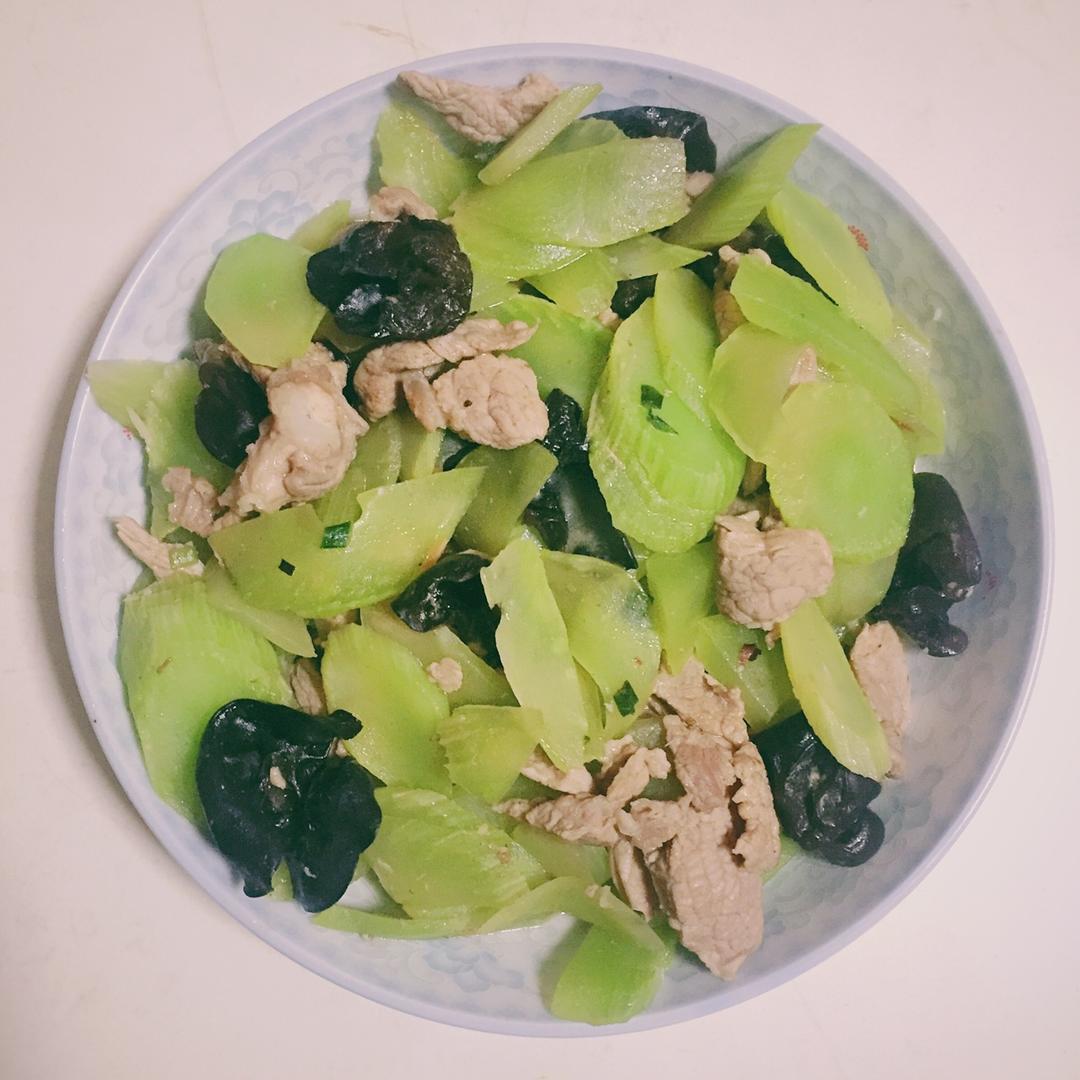 木耳莴笋炒肉片