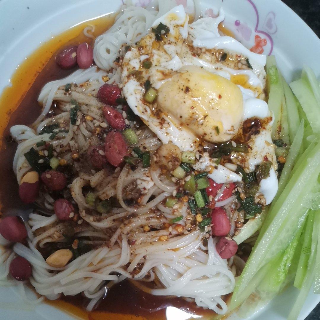 十分钟做好一盘开胃凉拌面～太好吃啦