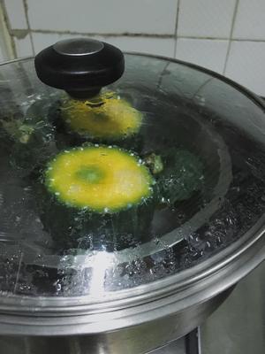 小南瓜盅烤藜麦的做法 步骤3