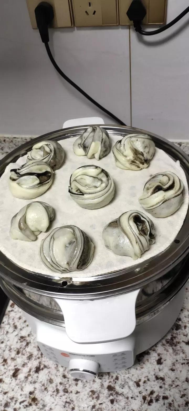 超可爱的【黑芝麻花卷】