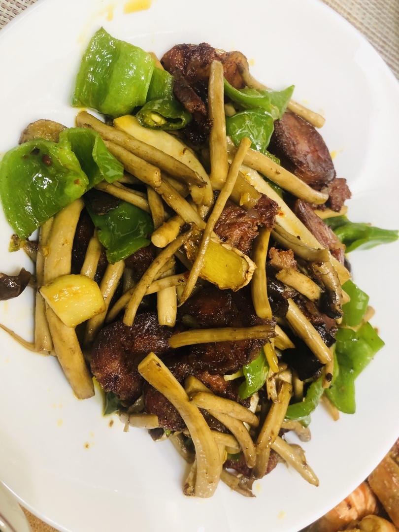 茶树菇炒香肠