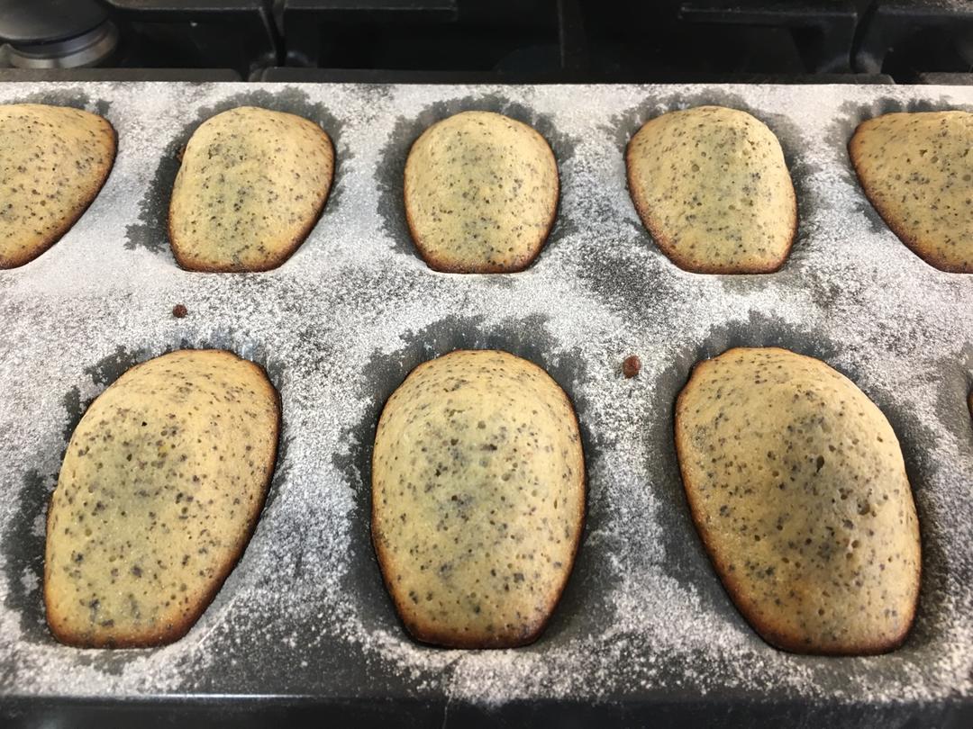 伯爵柠香玛德琳