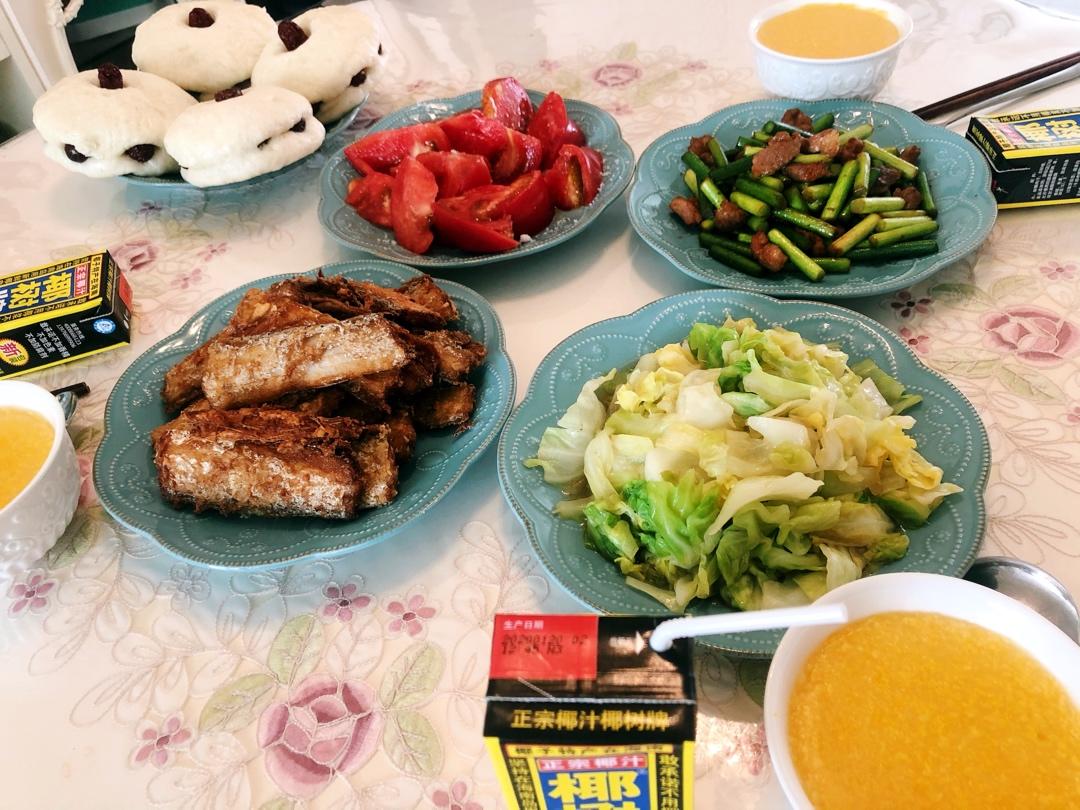 兔子一家的幸福欢宴