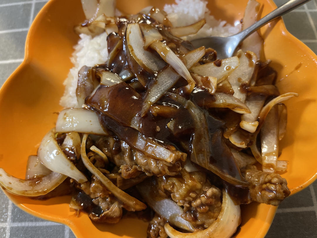 好吃到舔盘的秘制洋葱炒肥牛卷！拌饭巨香