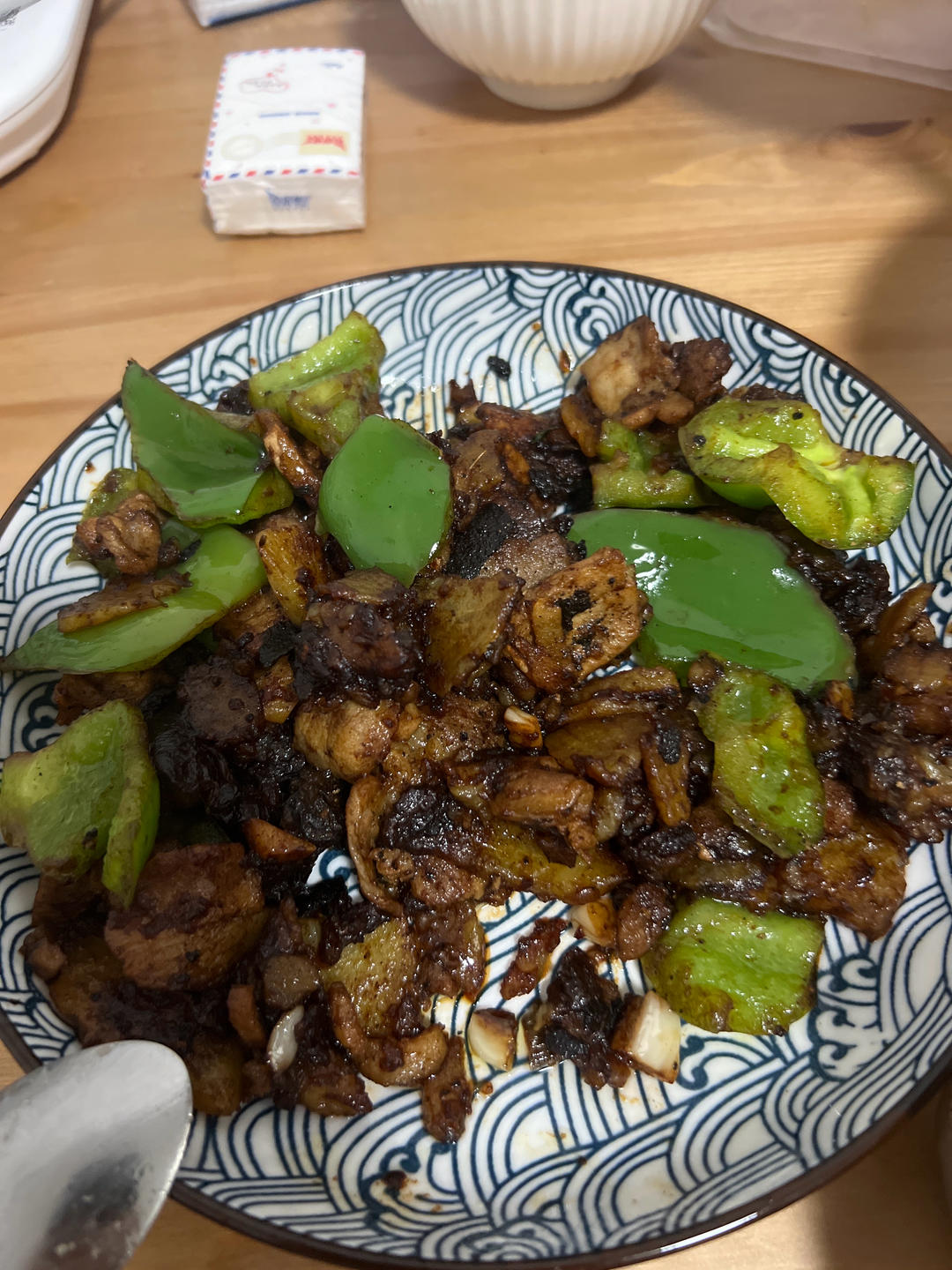 【过油肉土豆片】