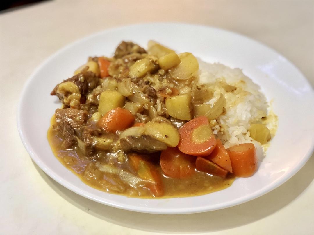 冬日暖身咖喱牛腩锅