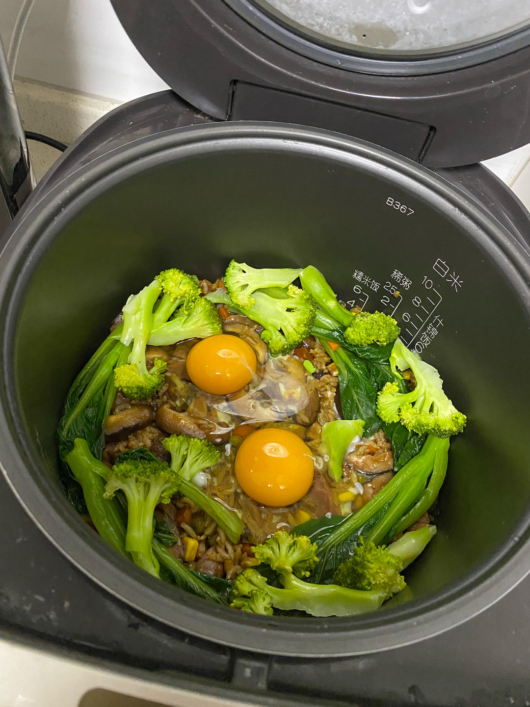 小朋友晚餐100天不重样！今日食谱：板栗腊肠焖饭