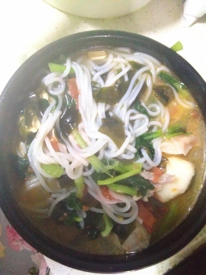 三鲜砂锅米线
