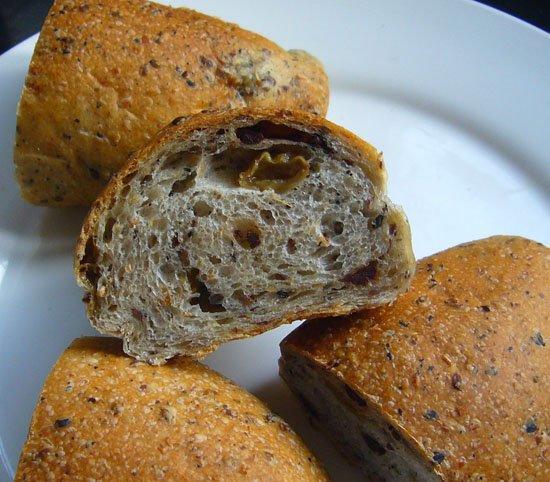 杂粮橄榄油面包的做法