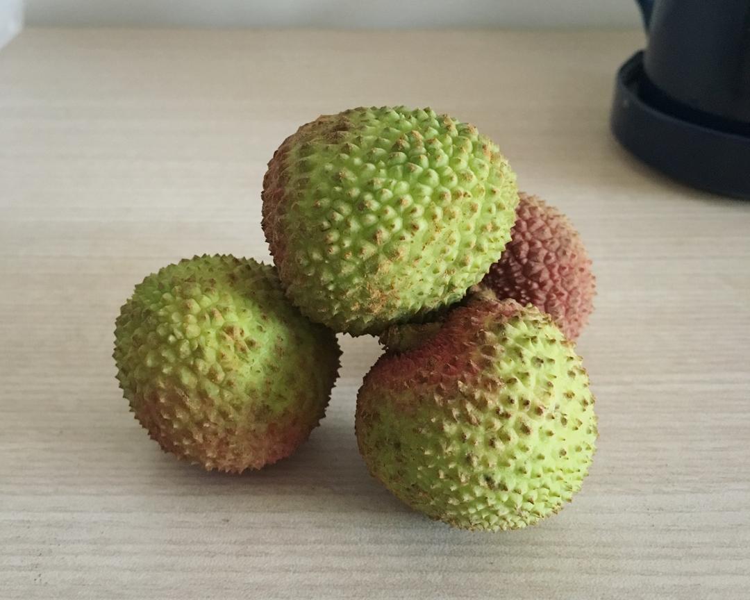 妃子笑的季节来做一杯荔枝茶饮