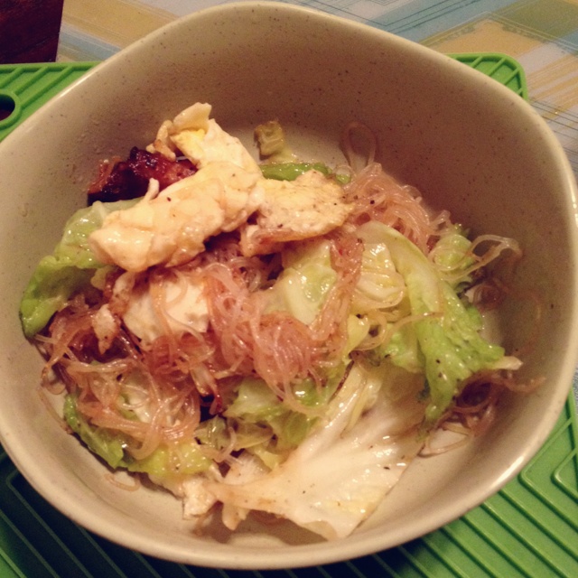 包菜粉丝炒鸡蛋