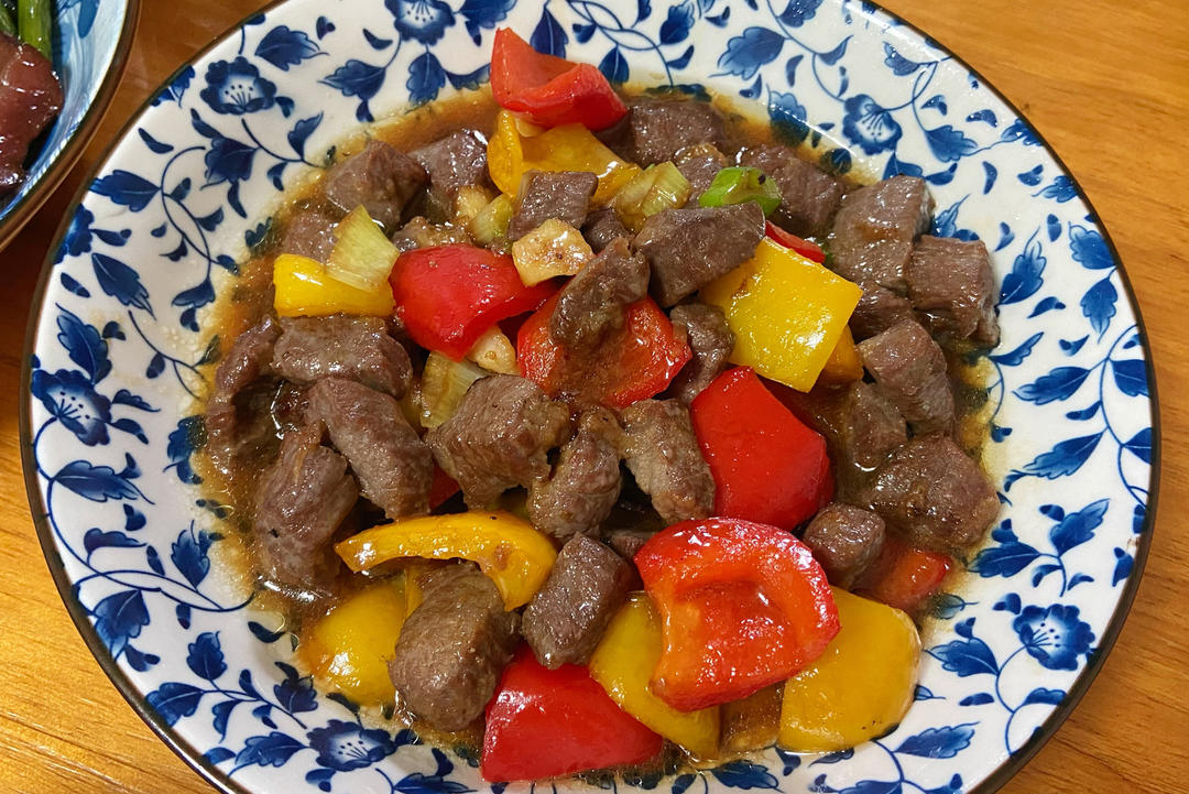 彩椒牛肉粒