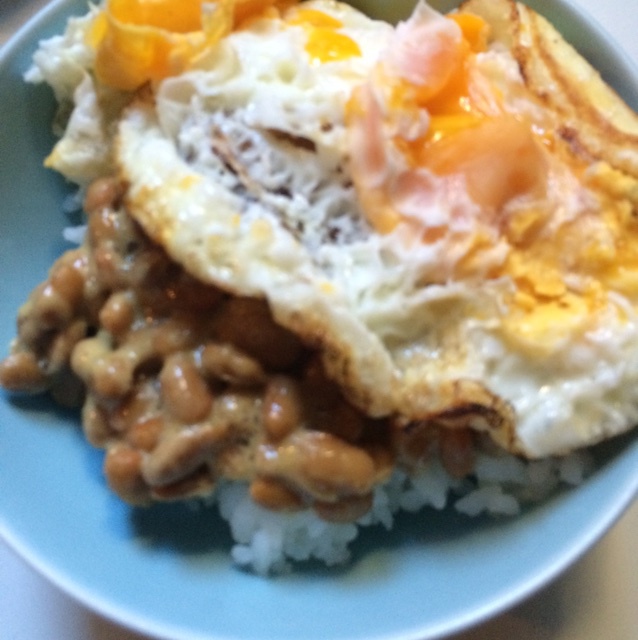 纳豆煎蛋盖饭