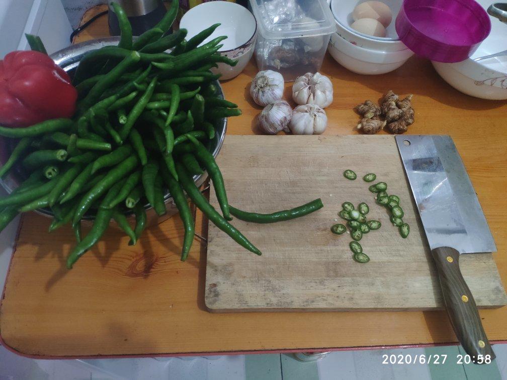 能让你多吃一碗饭的开胃小咸菜～腌辣椒（尖椒）圈