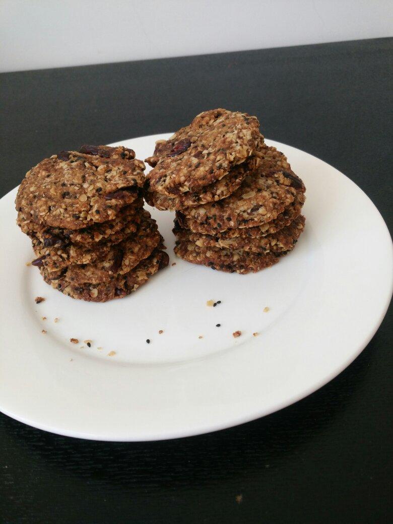 素食:有机燕麦芝麻大饼干