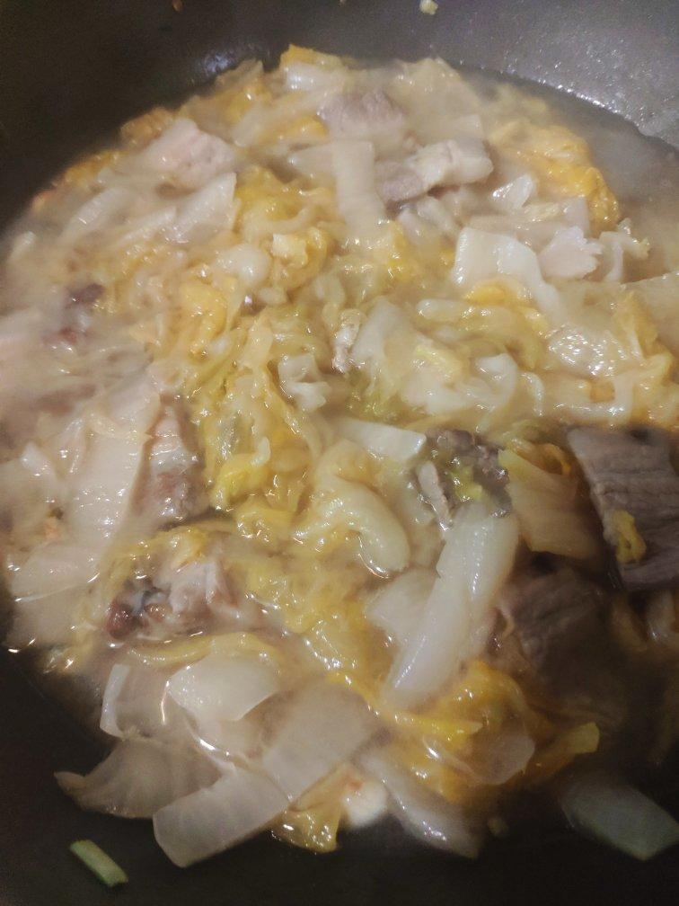 东北酸菜猪肉炖粉条
