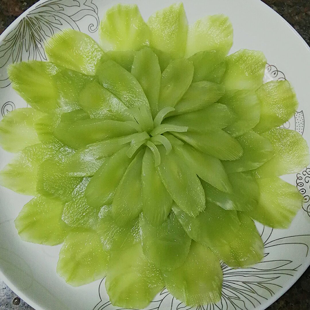 茶米chami做的【圆满素食】千叶宝莲(莴苣泡菜)