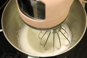 棉花糖奶油蛋糕的做法 步骤8