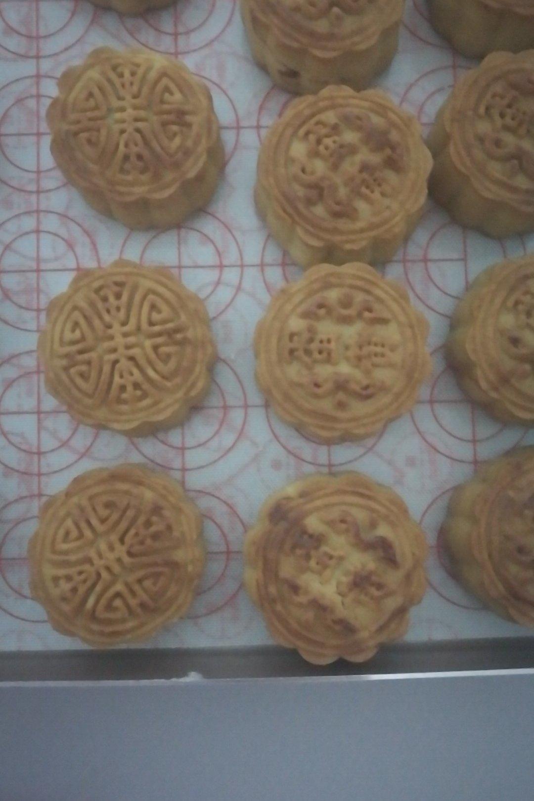 广式月饼——蛋黄莲蓉月饼