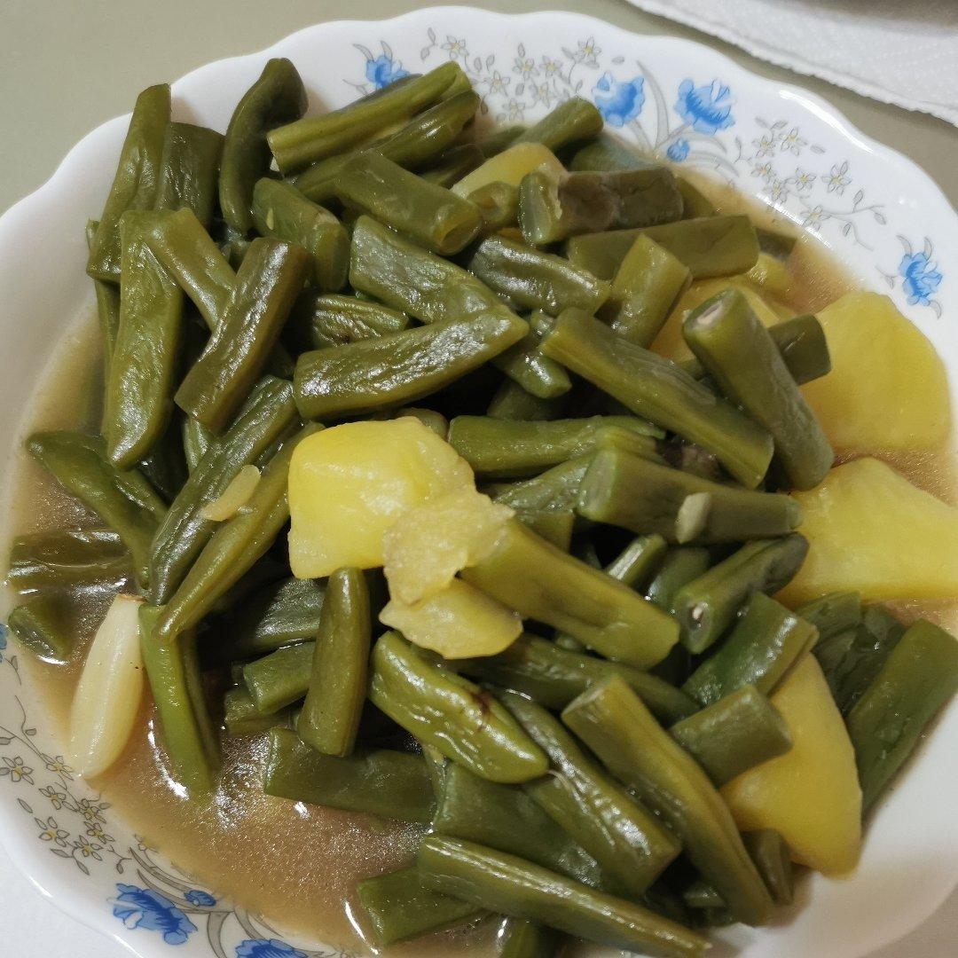 家常土豆炖豆角