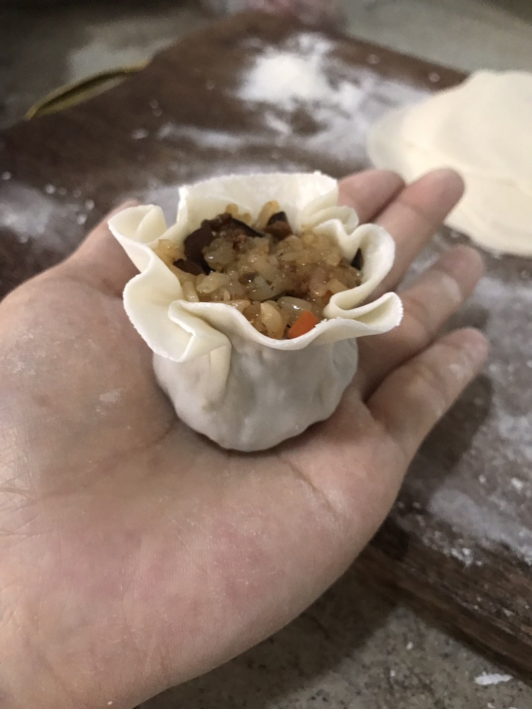 用饺子皮自做烧麦的做法 步骤4